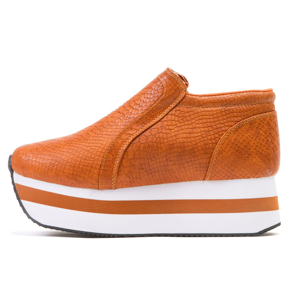 Zapatilla Mujer Camel Nagini Chancleta image number 1.0
